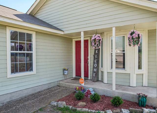 Property at 107 Hawea Ln, Bastrop, TX 78602, 3 beds, 2 baths