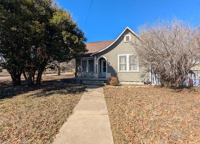 Property at 207 W 5th St, Lampasas, TX 76550, 2 beds, 1 bath