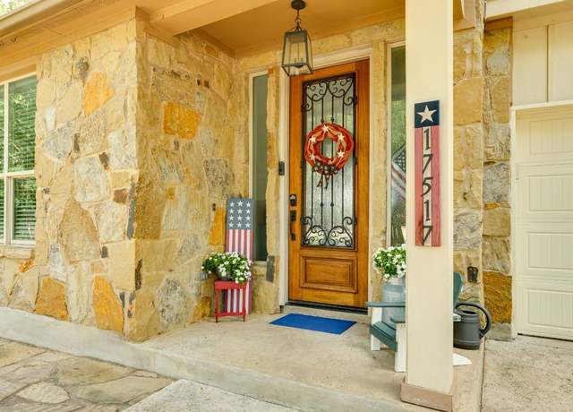 Property at 17517 Panorama Dr, Dripping Springs, TX 78620, 3 beds, 2.5 baths
