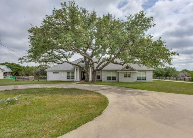 Property at 208 Saddletree Ln, Dripping Springs, TX 78620, 4 beds, 3 baths
