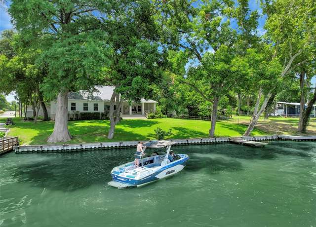 Property at 1113 E Zipp Rd, New Braunfels, TX 78130, 4 beds, 2 baths