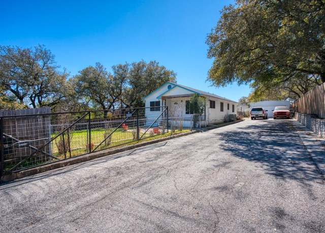 Property at 652 Tamarack Dr Dr, Canyon Lake, TX 78133, 3 beds, 3 baths