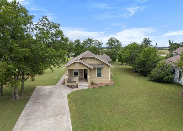 Property at 804 E Michalk St, Thorndale, TX 76577, 3 beds, 2 baths