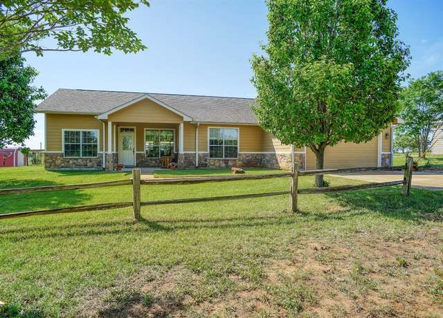 Property at 937 Highway 21 E, Bastrop, TX 78602, 3 beds, 2 baths