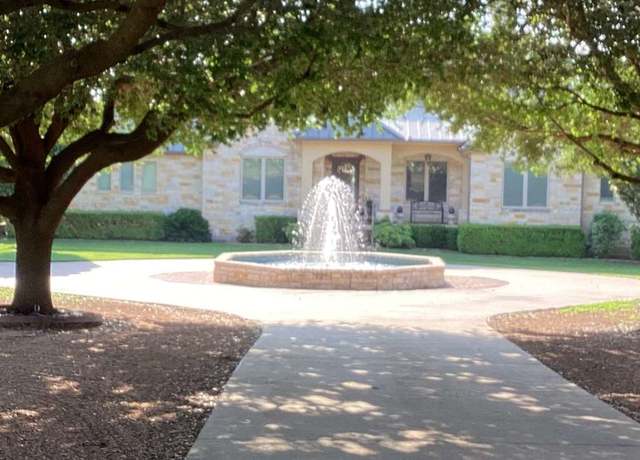 Property at 1621 Legends Pkwy, Kingsland, TX 78639, 5 beds, 3.5 baths