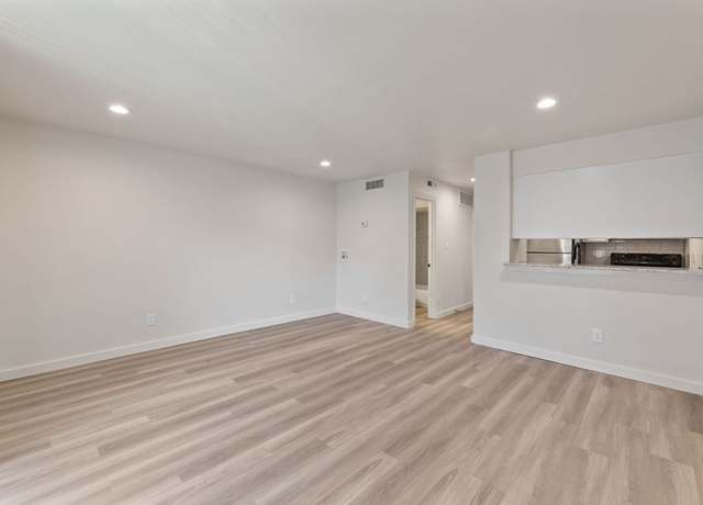 Property at 3819 Southway Dr #207, Austin, TX 78704, 1 bath