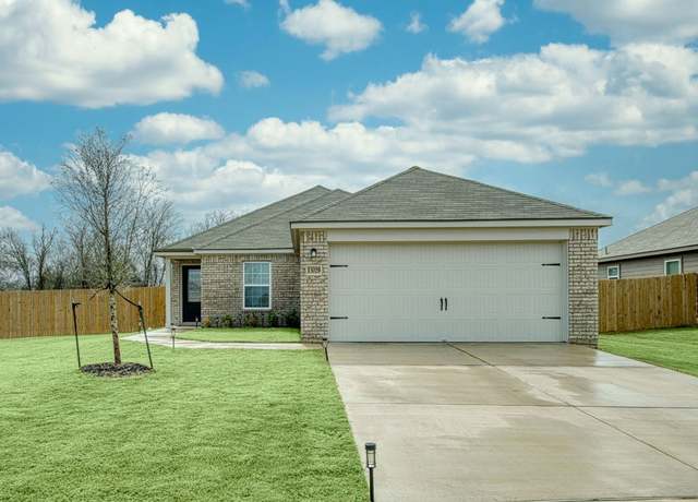 Property at 13029 Field Plow Ln, Elgin, TX 78621, 3 beds, 2 baths