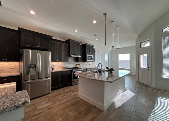 Property at 2905 Lago Costa Dr, La Marque, TX 77568, 4 beds, 3 baths