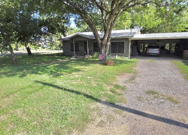 Property at 201 E Bluebonnet Ln, Johnson City, TX 78636, 2 beds, 1 bath