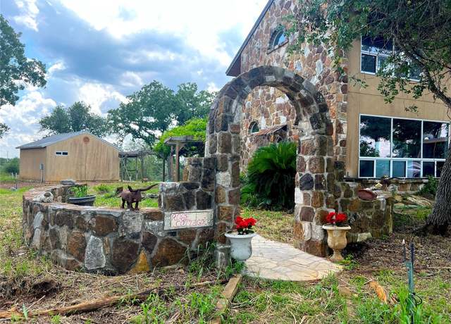 Property at 184 Guadalupe Hills Ln, Seguin, TX 78155, 4 beds, 3 baths