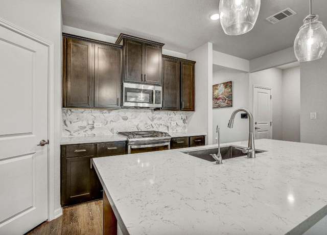 Property at 1917 Purple Martin Dr, Pflugerville, TX 78660, 5 beds, 3 baths