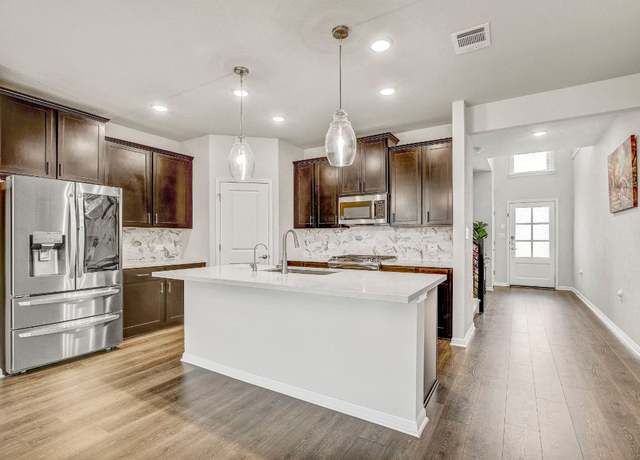 Property at 1917 Purple Martin Dr, Pflugerville, TX 78660, 5 beds, 3 baths