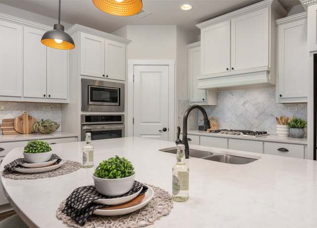 Property at 200 Wild Sage Ln, Liberty Hill, TX 78642, 4 beds, 3 baths