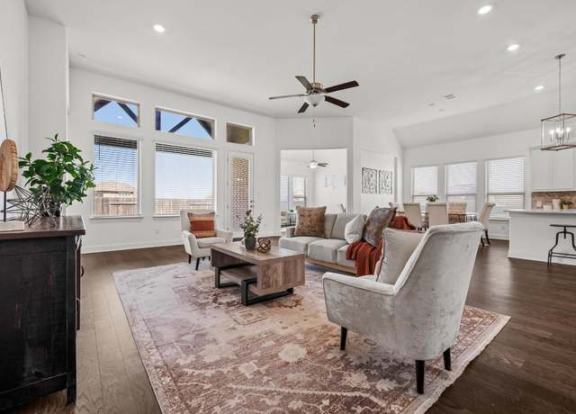 Property at 207 Panico Rd, Hutto, TX 78665, 4 beds, 3 baths