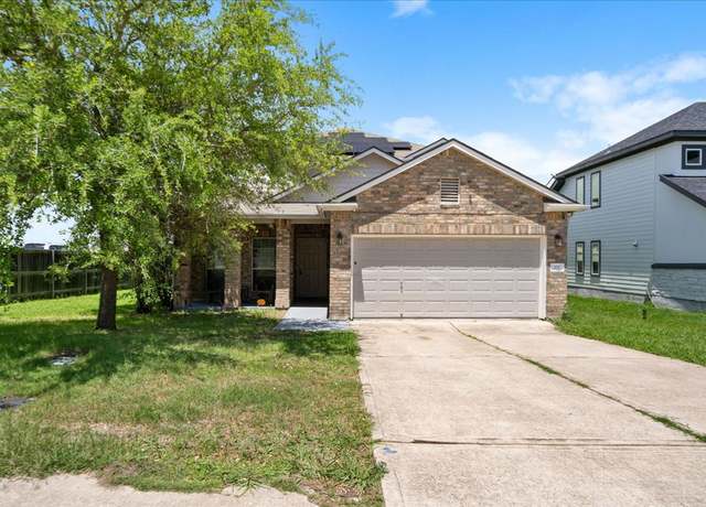 Property at 101 Blanco Woods Blvd, Elgin, TX 78621, 5 beds, 3.5 baths