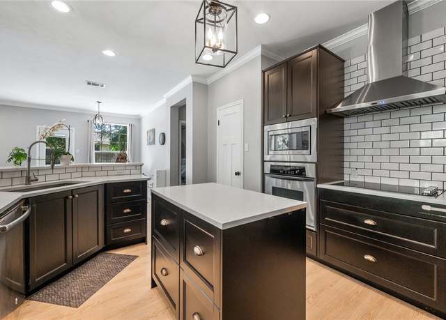 Property at 208 Sailors Run, Lakeway, TX 78734, 4 beds, 2 baths