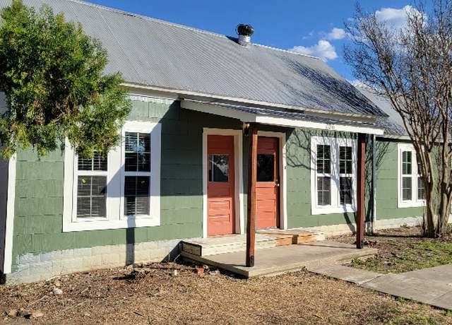 Property at 206 N Donohoe St, Granger, TX 76530, 3 beds, 1 bath