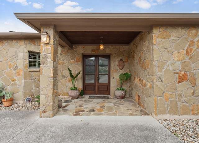 Property at 3311 Boone Dr, Lago Vista, TX 78645, 3 beds, 2.5 baths