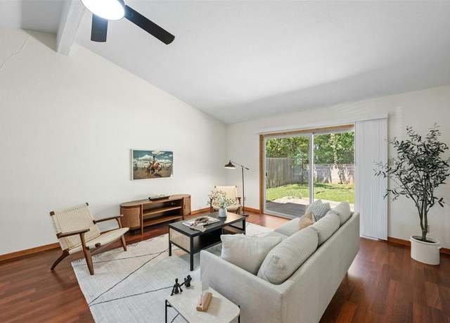 Property at 4610 S 1st St, Austin, TX 78745, 3 beds, 1 bath