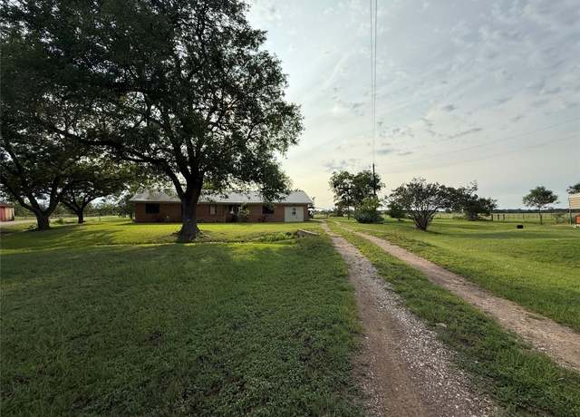 Property at 429 Camelback Rd, La Grange, TX 78945, 4 beds, 2 baths