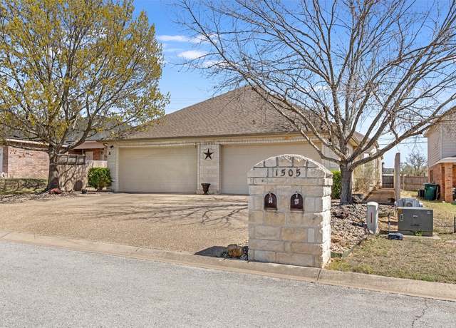 Property at 1505 Claremont Pkwy Unit A & B, Marble Falls, TX 78654, 6 beds, 4 baths