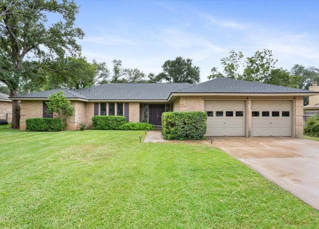 Property at 2100 Oakridge Dr, Round Rock, TX 78681, 4 beds, 2 baths