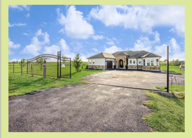 Property at 258 N Cedar Creek Dr, Cedar Creek, TX 78612, 5 beds, 3 baths