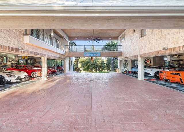 Property at 805 Brooks Hollow Rd, Lakeway, TX 78734, 5 beds, 3.5 baths