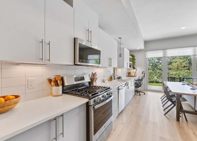 Property at 4004 Banister Ln #105, Austin, TX 78704, 1 bed, 1 bath