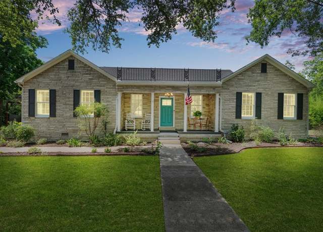 Property at 1922 W Lake Dr, Taylor, TX 76574, 3 beds, 2 baths