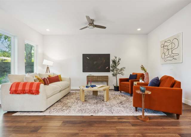 Property at 906 Linden St Unit A, Austin, TX 78702, 3 beds, 2.5 baths