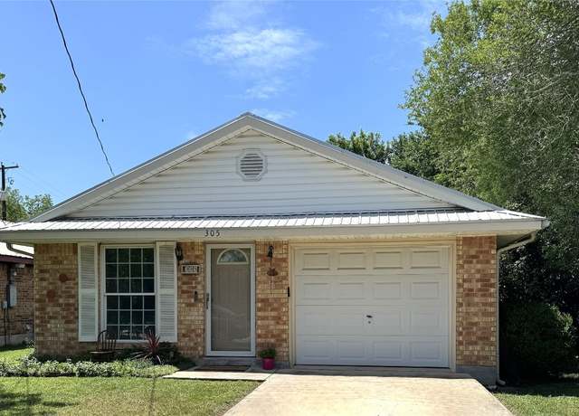 Property at 305 Ivy Ave, Luling, TX 78648, 3 beds, 1 bath