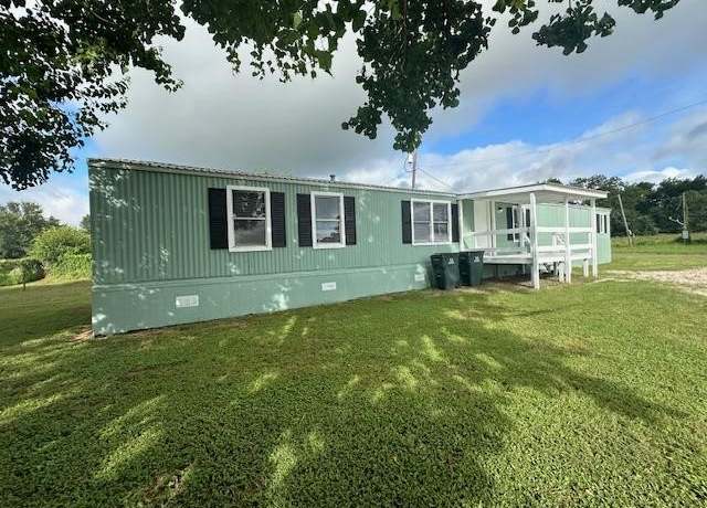 Property at 1105 N Rockdale St, Lexington, TX 78947, 3 beds, 2 baths