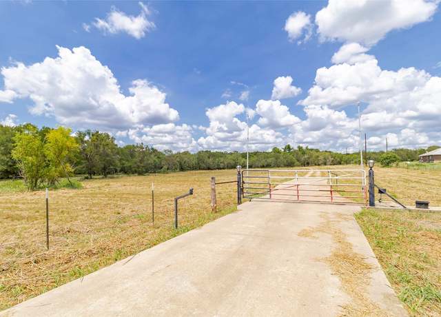 Property at 4459 Pettytown Rd, Dale, TX 78616, 3 beds, 2 baths