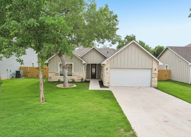 Property at 344 Webb St, Smithville, TX 78957, 3 beds, 2 baths