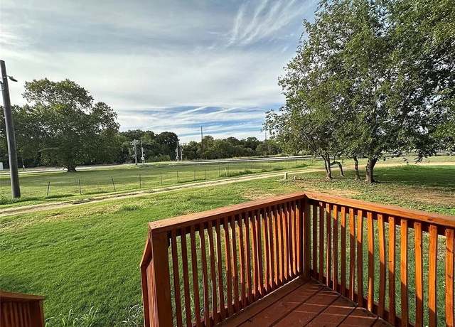 Property at 202 Prima St Unit A, Smithville, TX 78957, 3 beds, 2 baths