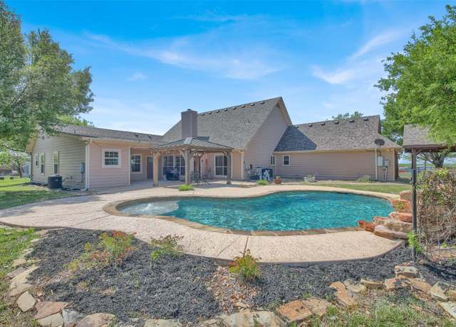 Property at 9610 Schmidt Ln, Manor, TX 78653, 4 beds, 3 baths