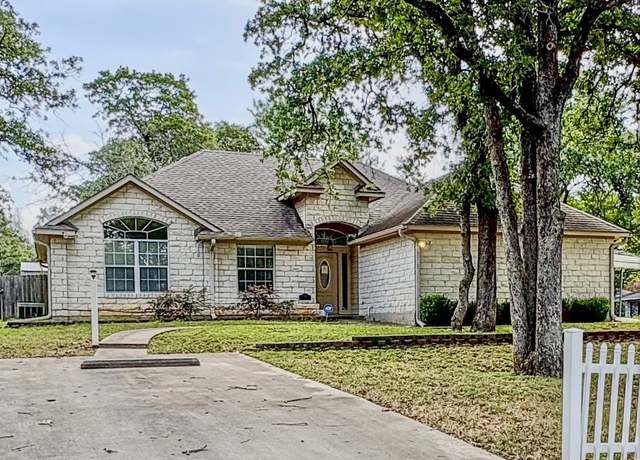 Property at 702 Ortega St, Rockdale, TX 76567, 3 beds, 2 baths