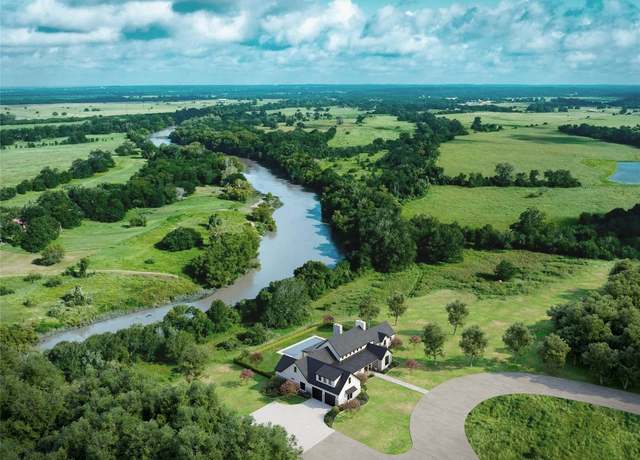 Property at 663 NW Loop 230, Smithville, TX 78957, 5 beds, 4 baths