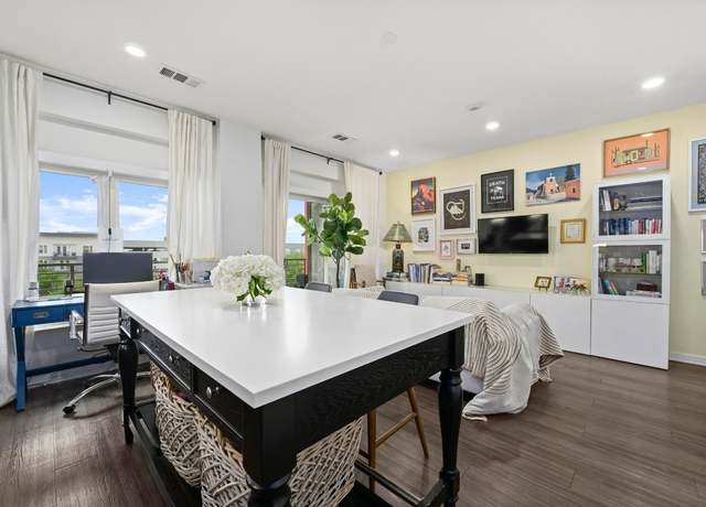 Property at 4361 S Congress Ave #427, Austin, TX 78745, 1 bed, 1 bath