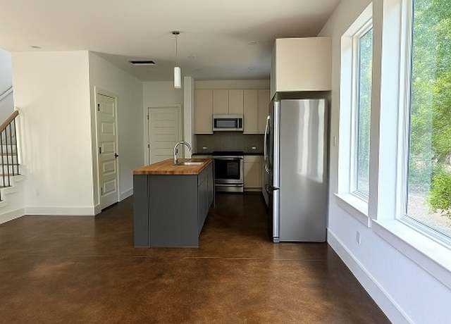 Property at 10918 Ridgeway St, Leander, TX 78645, 3 beds, 2.5 baths