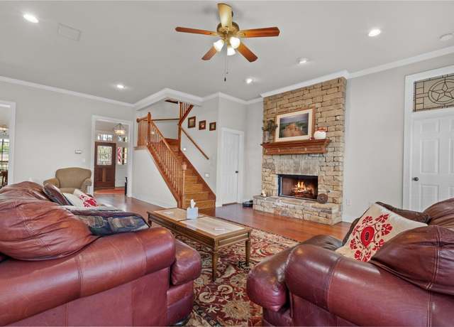 Property at 1295 Berry Ln, Georgetown, TX 78626, 5 beds, 4.5 baths