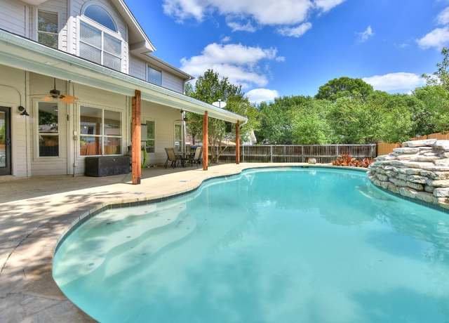 Property at 105 Brentwood Dr, Georgetown, TX 78628, 5 beds, 3.5 baths