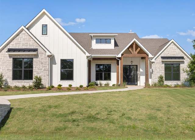 Property at 147 Hydrangea Dr, Smithville, TX 78957, 3 beds, 3.5 baths