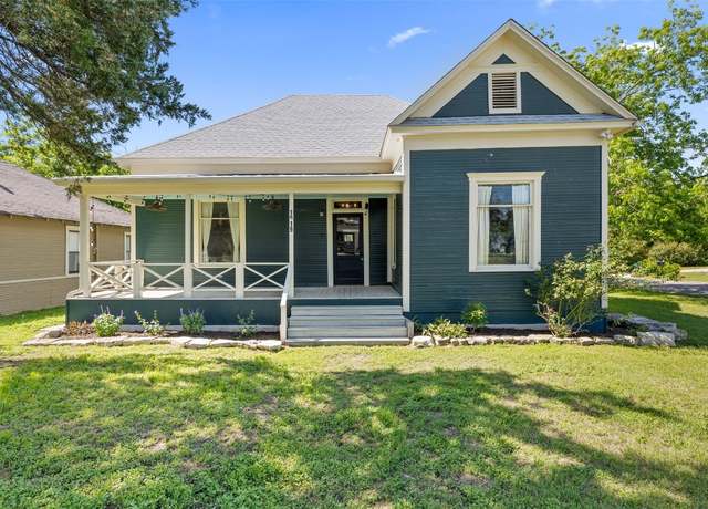 Property at 1019 W 4th St, Taylor, TX 76574, 3 beds, 1 bath