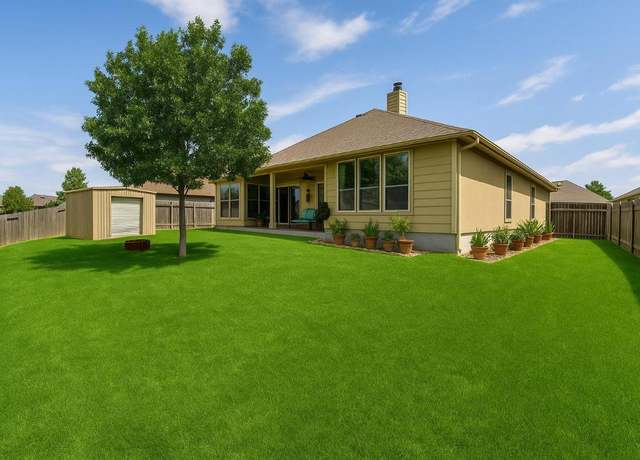 Property at 2298 Sungate Dr, New Braunfels, TX 78130, 4 beds, 3 baths