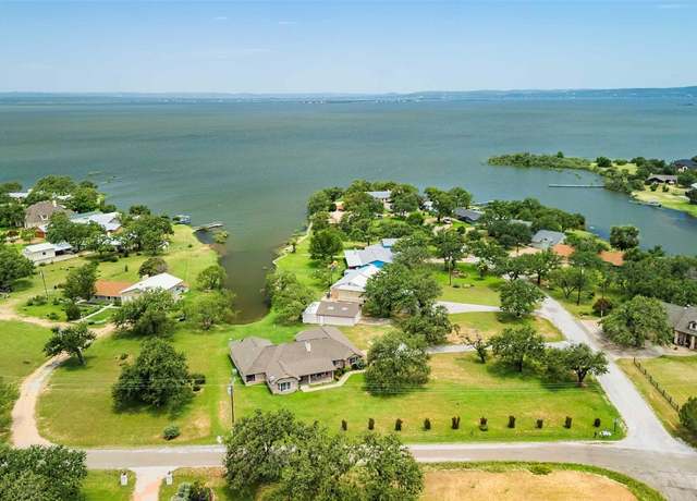 Property at 200 Apache Trail St, Burnet, TX 78611, 4 beds, 3 baths