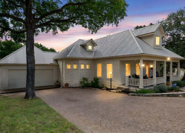Property at 407 Crestview Dr, Marble Falls, TX 78654, 3 beds, 2 baths