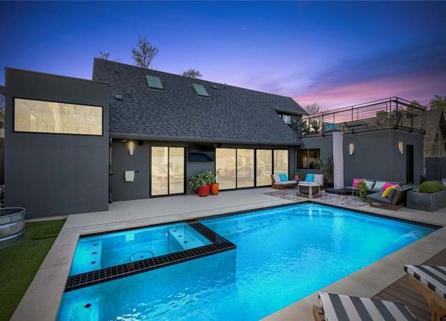 Property at 2413 Little John Ln, Austin, TX 78704, 3 beds, 2.5 baths
