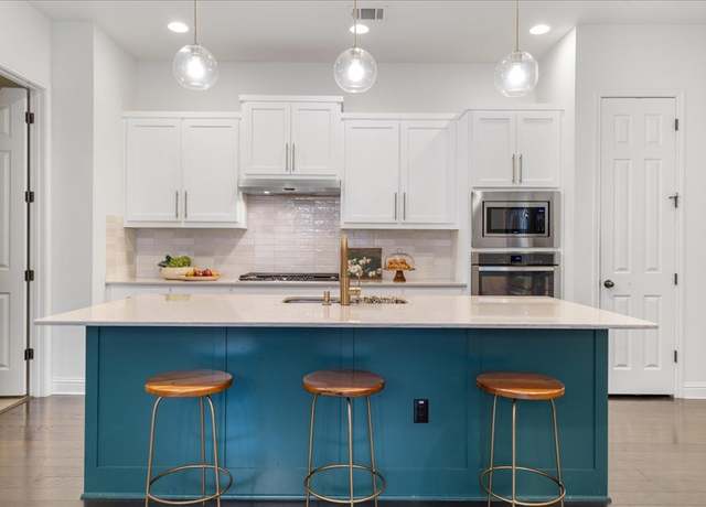 Property at 5305 Allamanda Dr, Austin, TX 78739, 4 beds, 3 baths